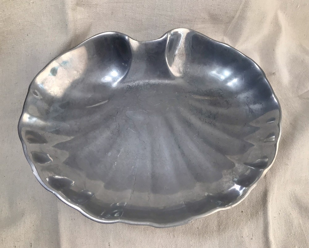 Wilton Metal Armetale Clam Shell Bake Serving Dish T
