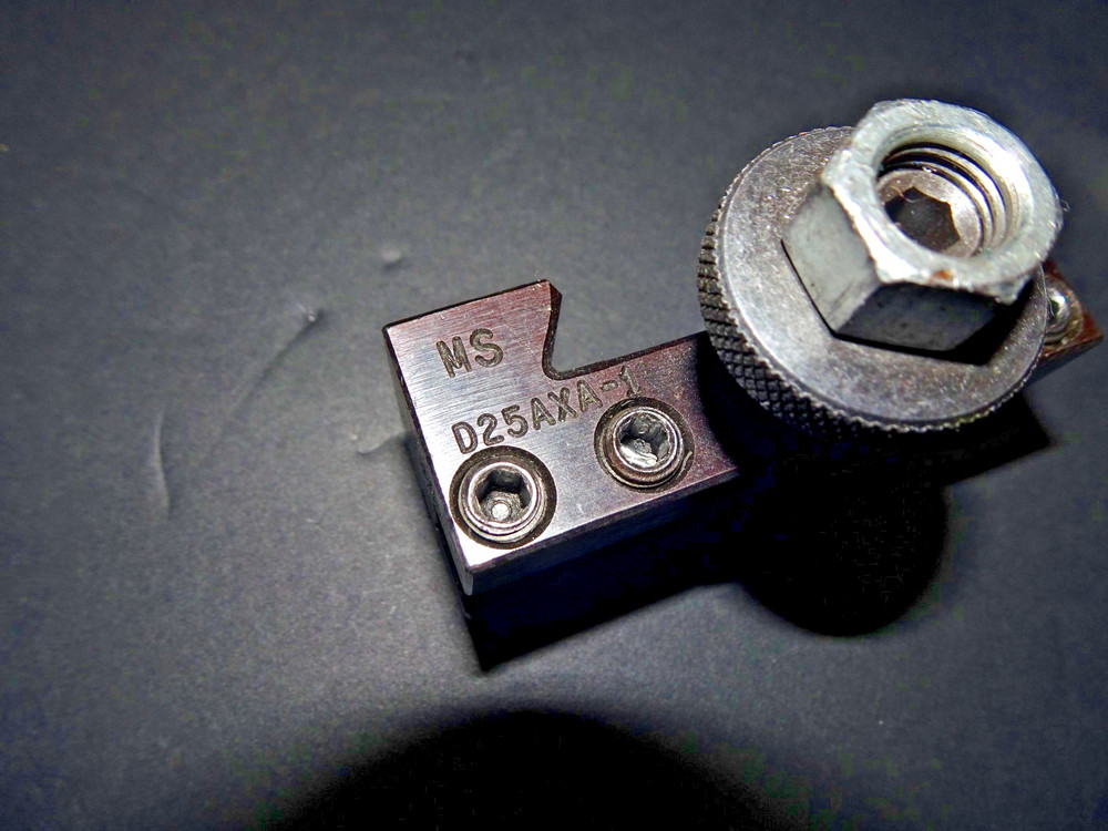 Dorian USA SD25AXA Quick Change Lathe Tool Post / 4 Tool Holders