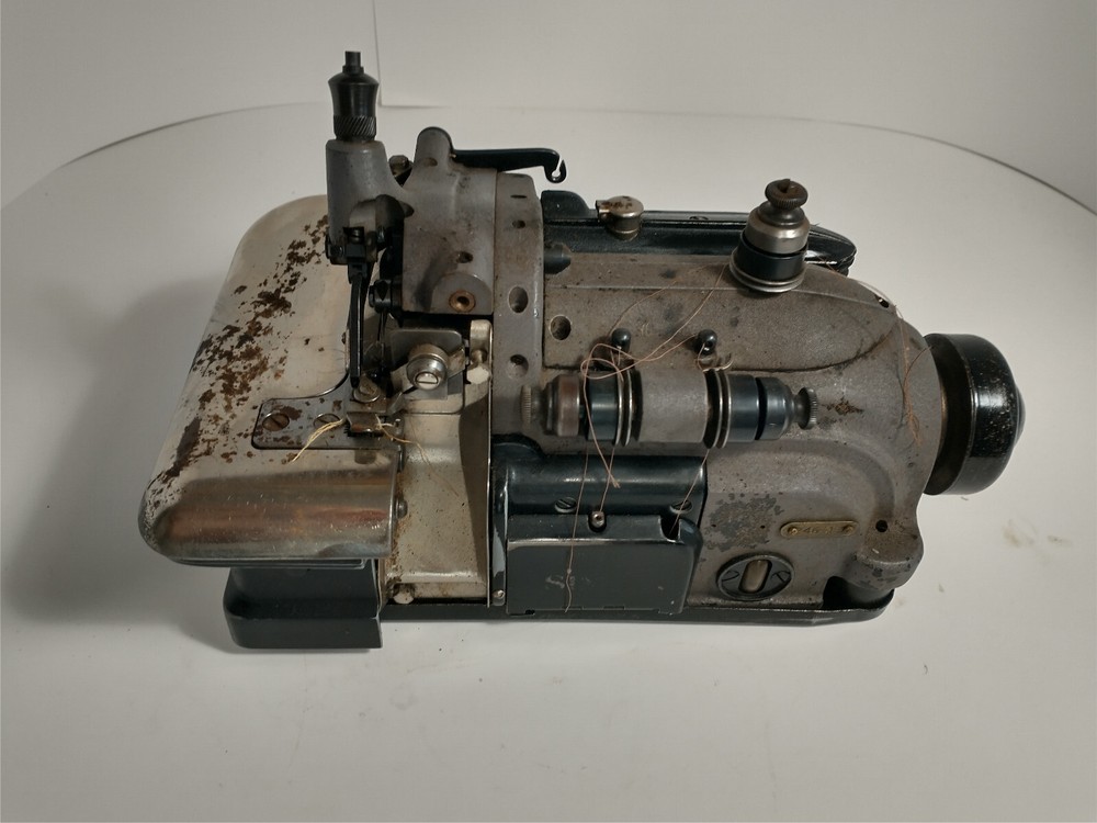 Singer Sewing Machine Serger 246-13
