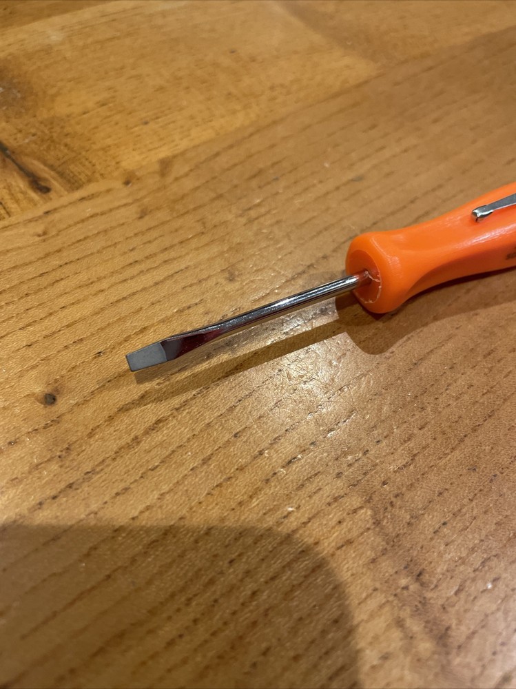 Snap On Flat Tip Pocket Screwdriver - Orange - SDD204 - New