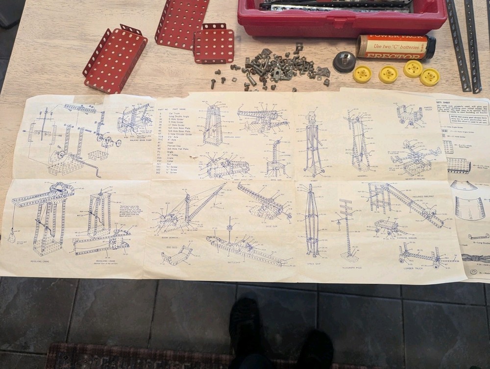 Vintage 1970s Gilbert Erector Set Parts Plastic Case
