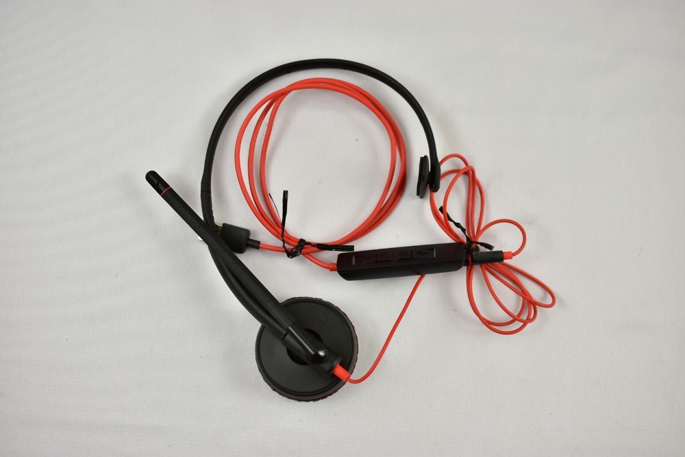 Plantronics Blackwire C3215 Mono On Ear Computer Headset, Black (209746-101)