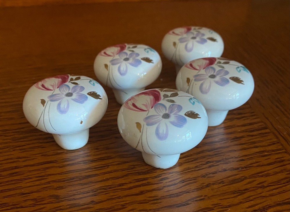 VTG Porcelain Knobs - Set of 5 Hand Painted Flower Pattern
