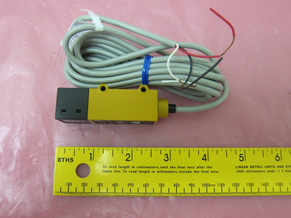 Omron E3S-R2E41 Photoelectric Switch 402627
