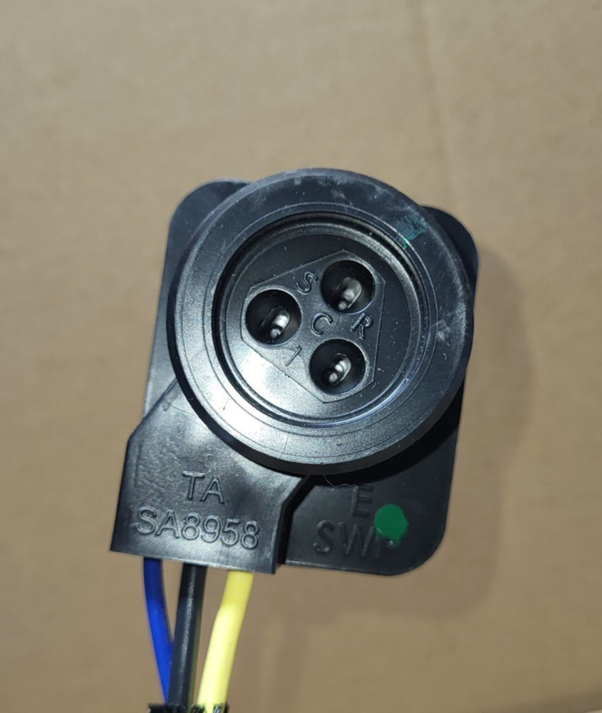 RC 350233-404 COMPRESSOR PLUG