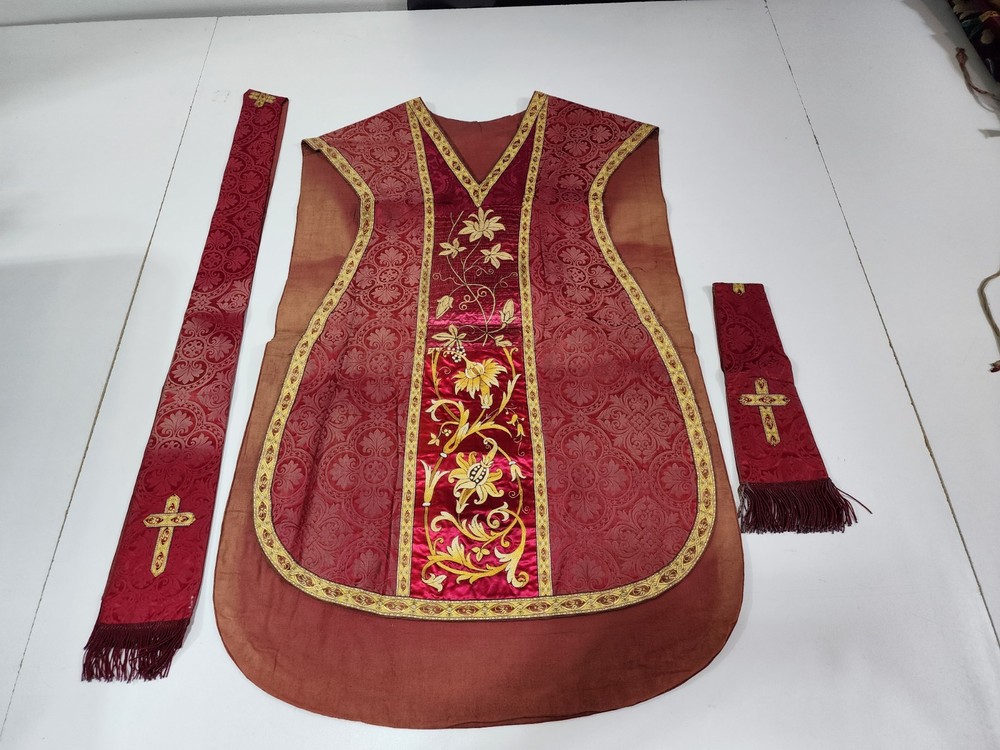 Antique Fiddleback Chasuble