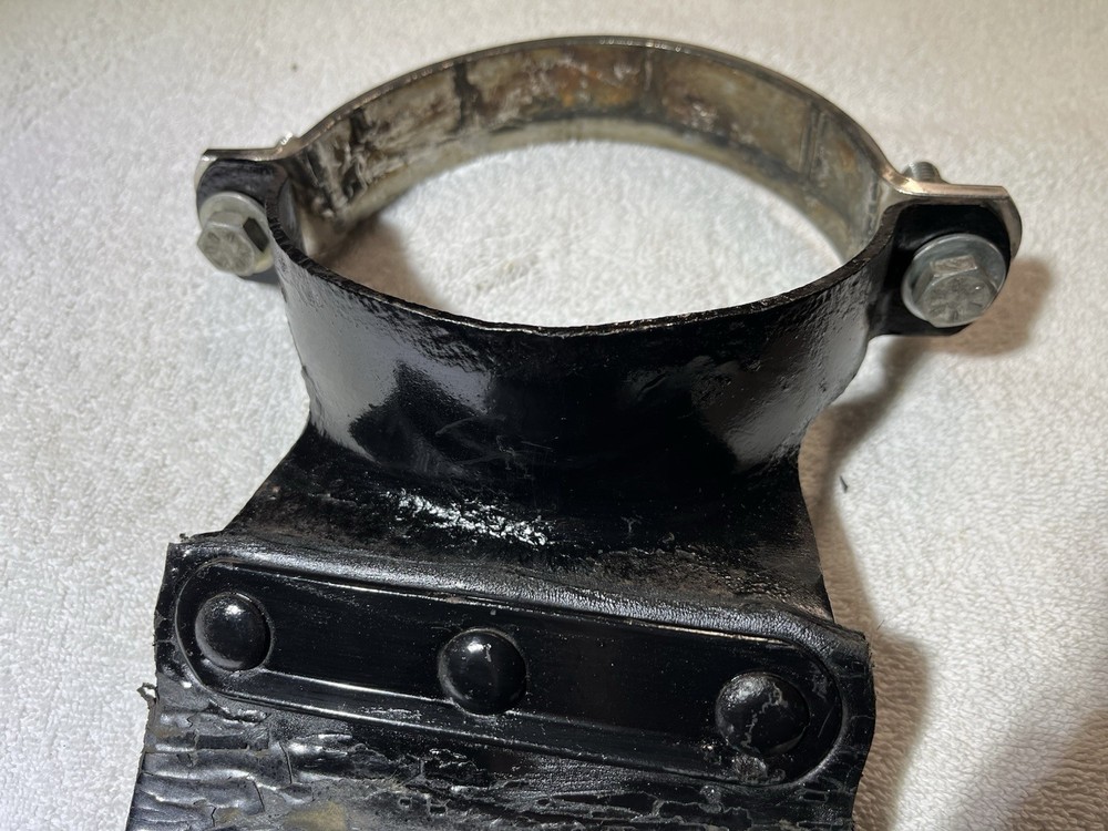 Peterbilt 359 exhaust bracket 14-13846