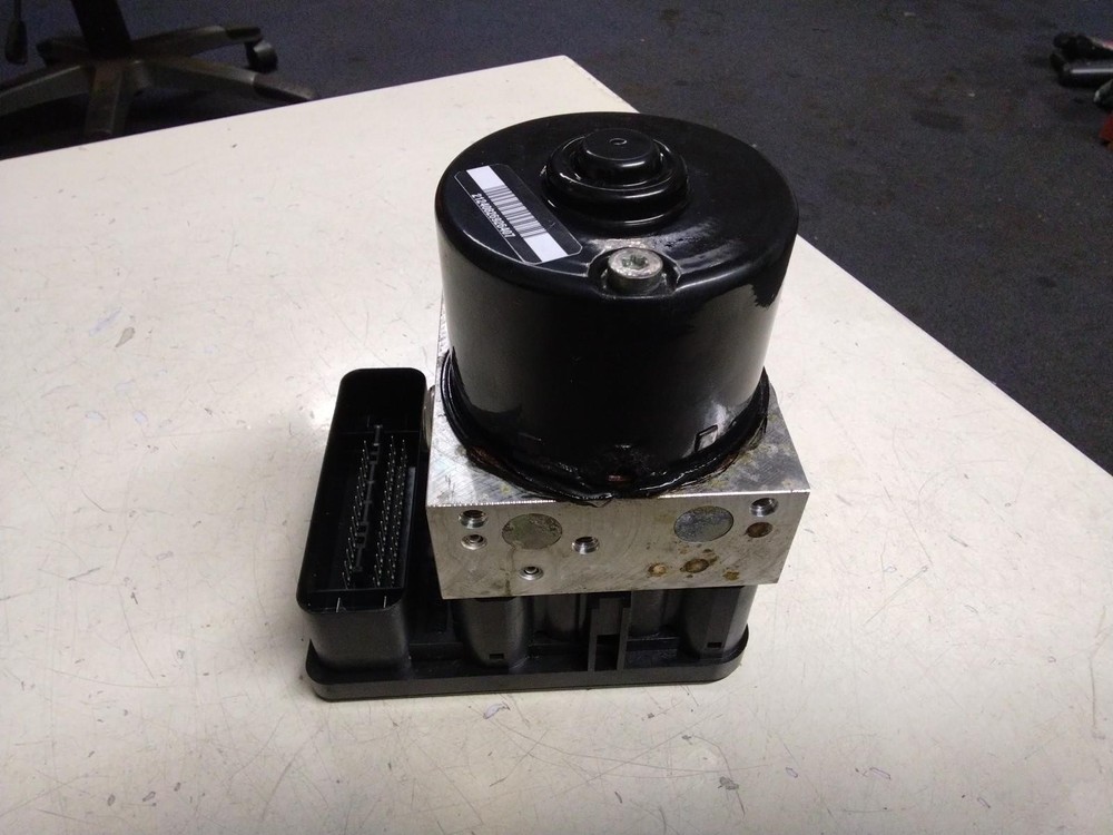 BMW E91 3 SERIES ABS/DSC PUMP AND CONTROL MODULE #6772214