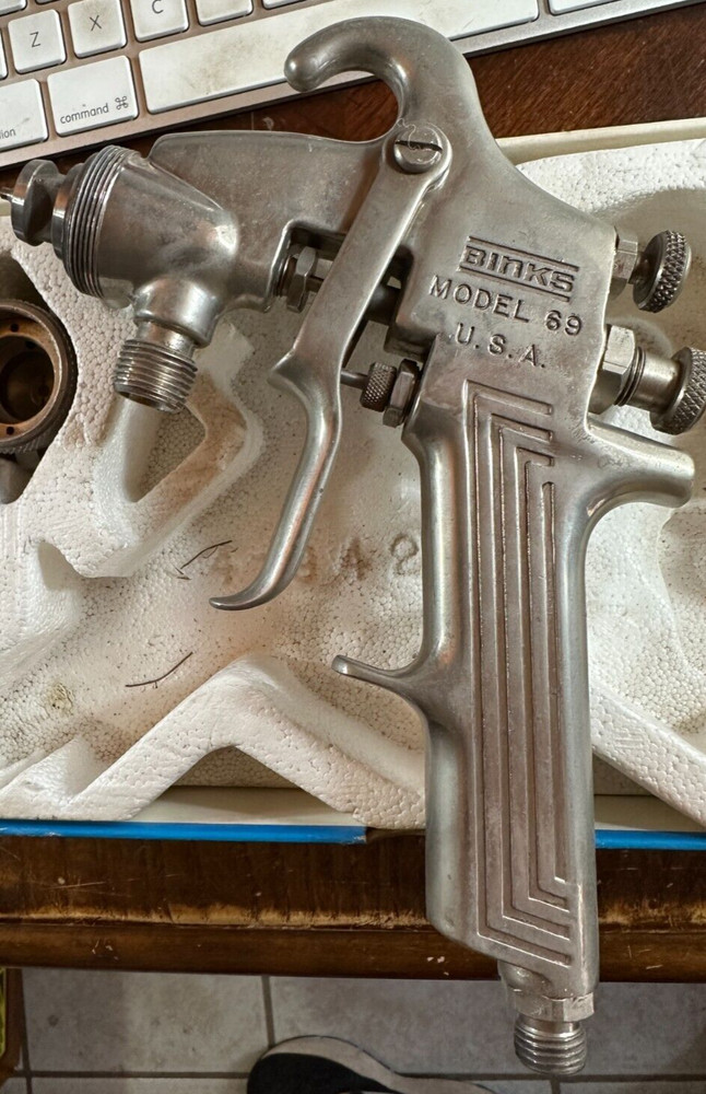 Binks Model 69 Auto Body Spray Gun with 66SD Tip