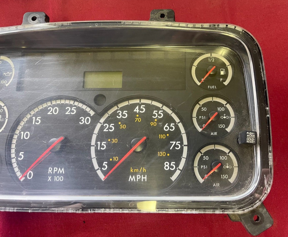 FREIGHTLINER M2 DASH INSTRUMENT GAUGE CLUSTER A22 53849 004