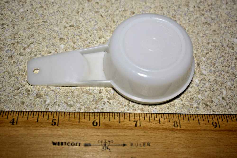 4pc VINTAGE White TUPPERWARE Nesting Measuring CUPS 762 763 765 766
