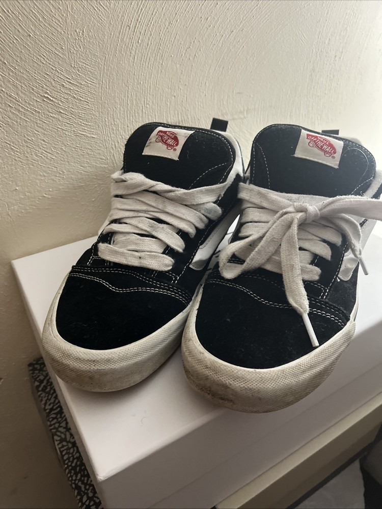Knu Skool VANS black/white Size 10.5