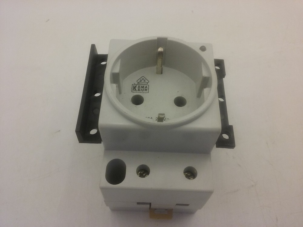 KEMA KEUR SOCKET 16A 250V-AC