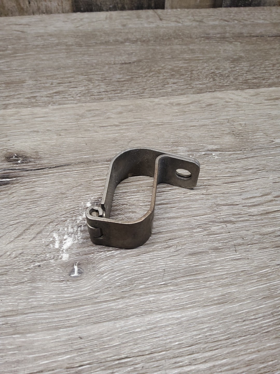 09-24 Harley Davidson Touring Exhaust Headers Crossover Mount Bracket 66861-09A