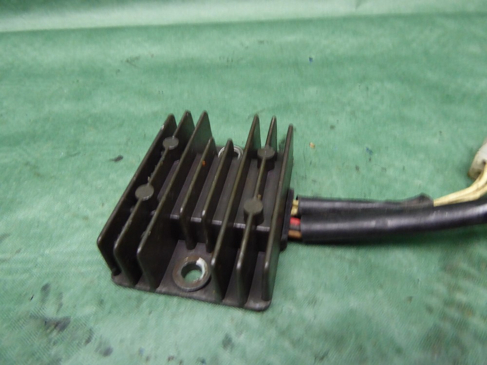 YAMAHA RD125 LC 10W ALTERNATOR RECTIFIER (int.ec) Controller
