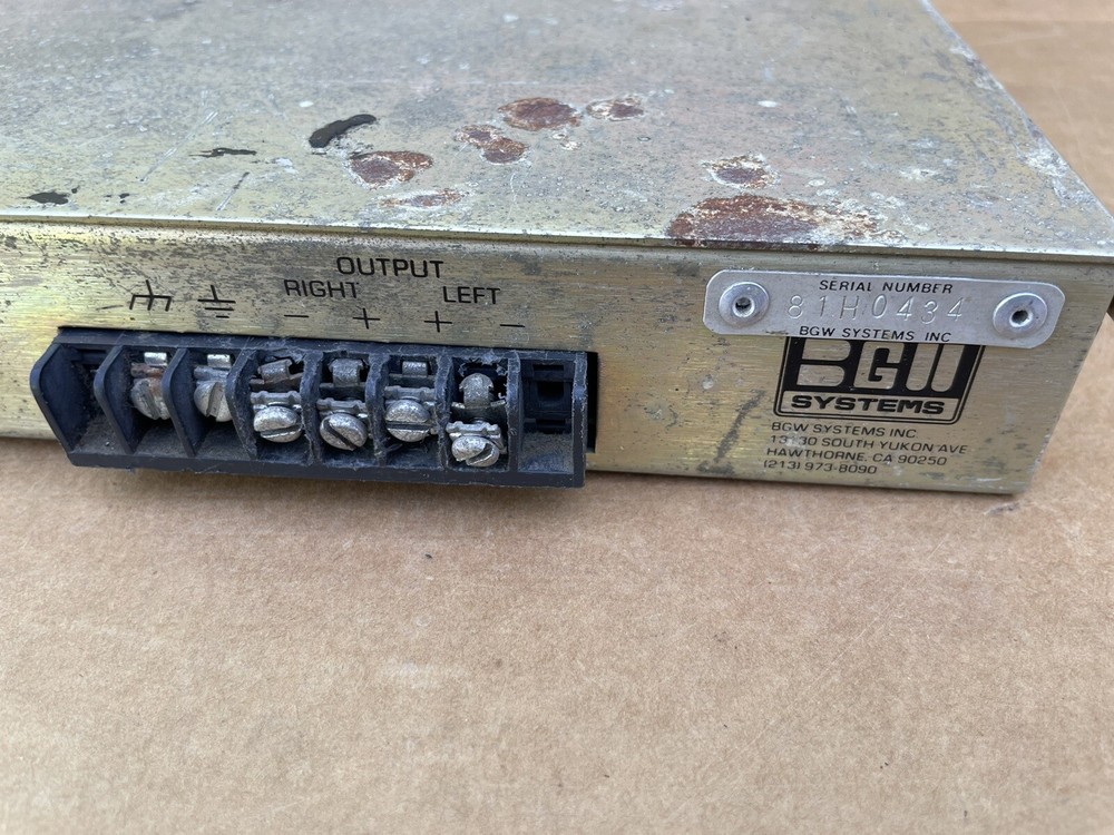 VINTAGE BGW SYSTEMS PROFESSIONAL POWER AMPLIFIER MODEL 75 RED KNOBS TESTED