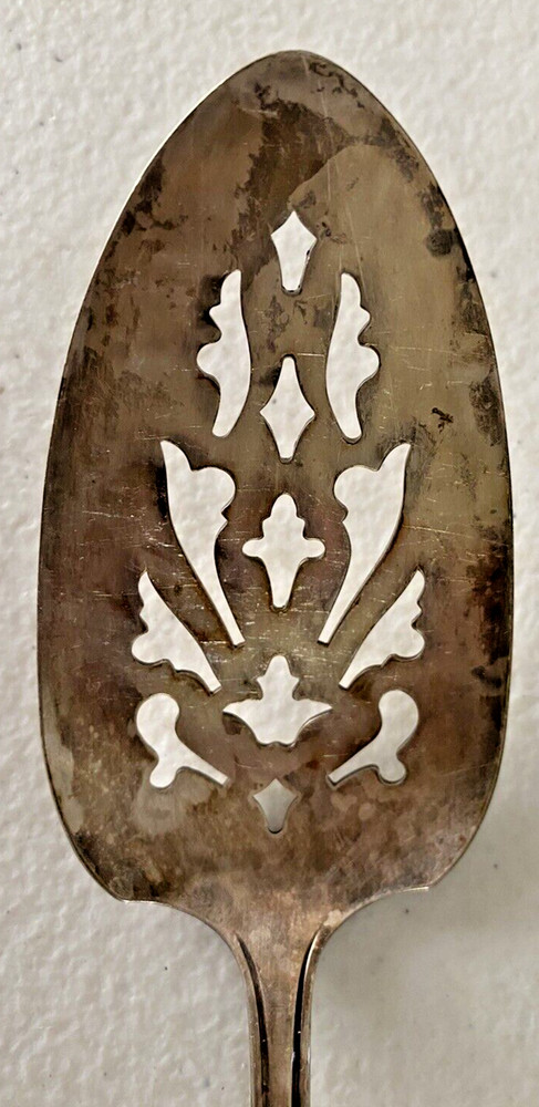 Isabella Silverplated slotted cake/pie server - 8.75"