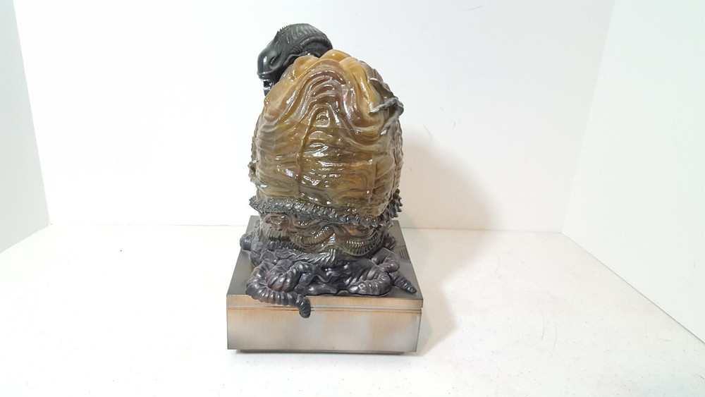 Sideshow Alien Anthology Collectors Edition Light Up Egg (No Blu-rays Included)