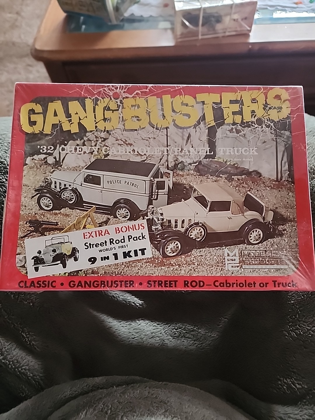 1960s ORIGINAL VINTAGE NOS, MIB.GANGBUSTERS 32 CHEVY CABRIOLET/PANEL TRUCK KIT