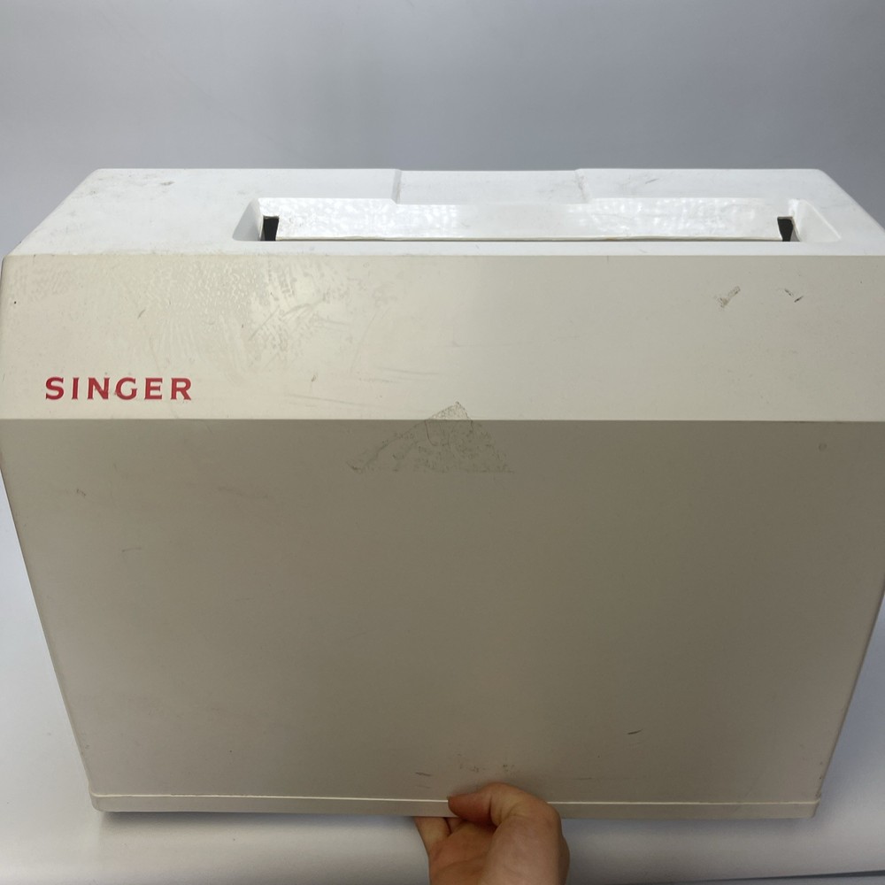 Original Singer 9005 Sewing Machine Plastic Protective Carrying Storage Case**