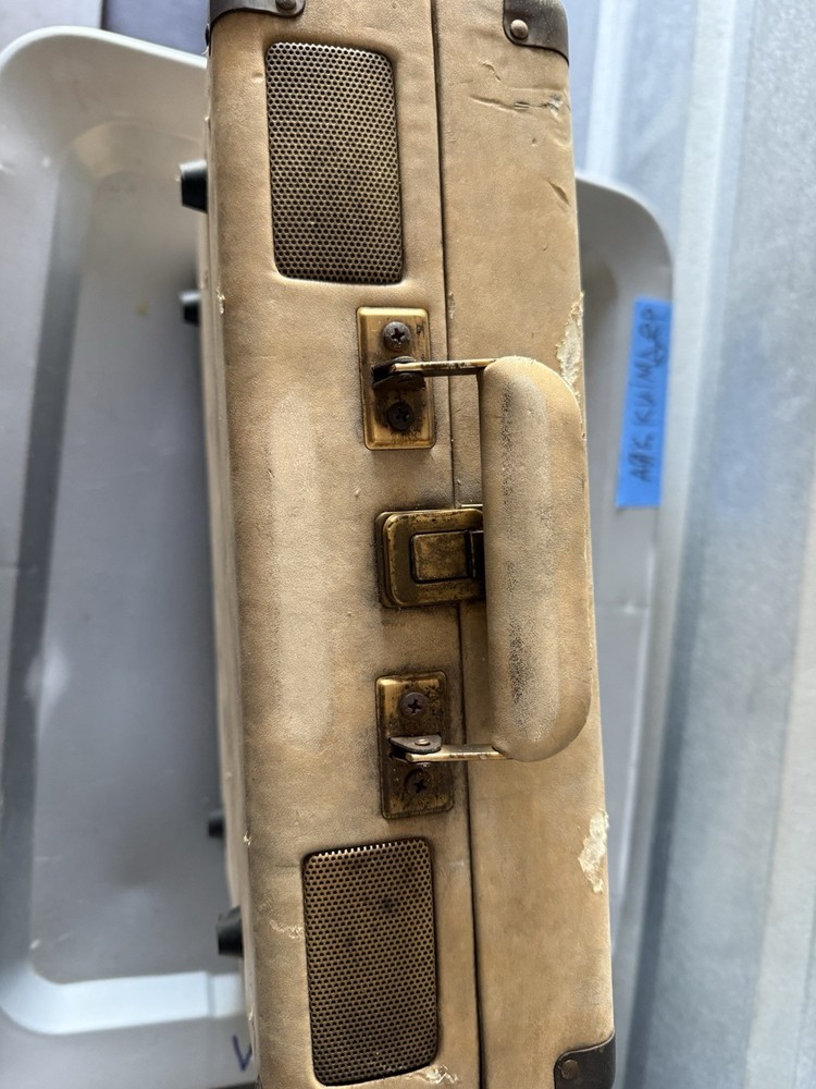 Crosley Bluetooth Suitcase Turntable Record Player – Beige – Tested Working