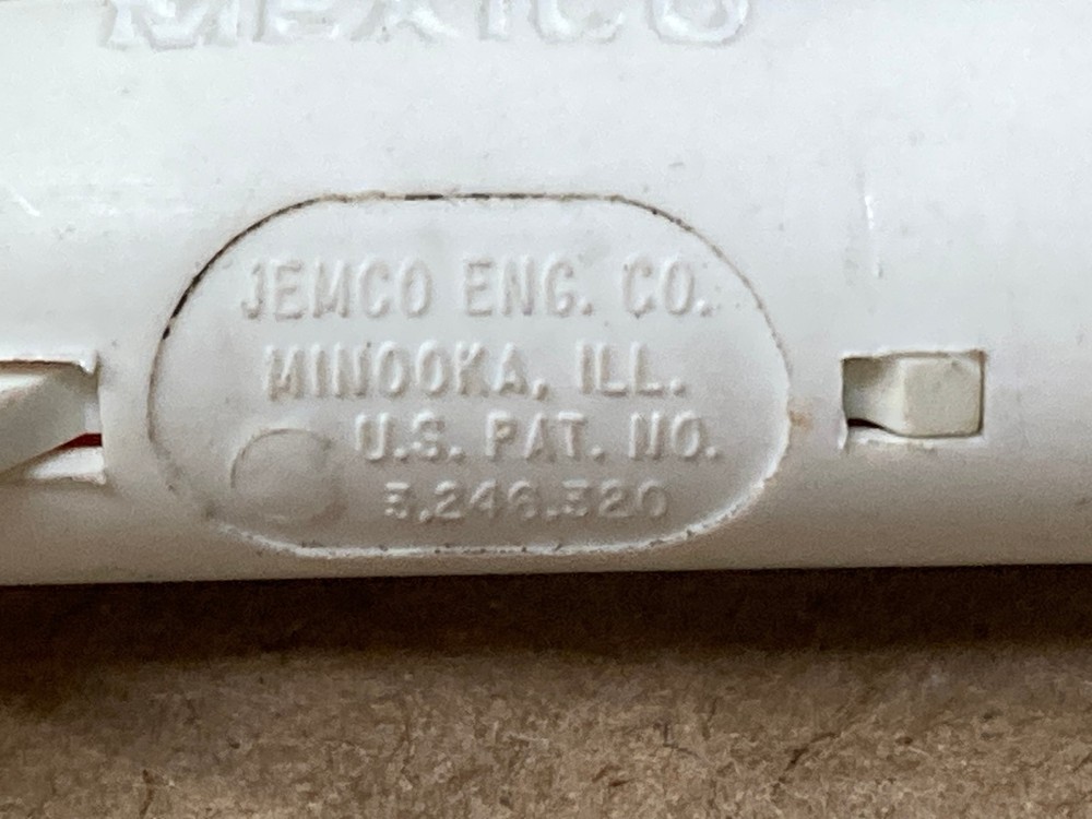 JEMCO RED INDICATOR LIGHT 250V 1/3W