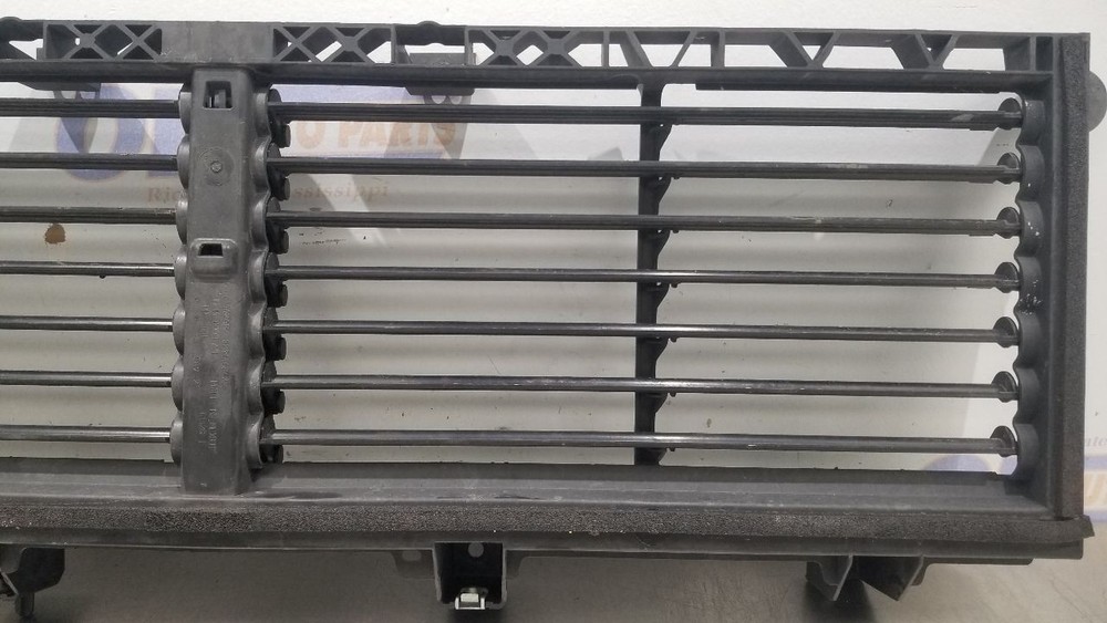 24 DODGE RAM 2500 AIR SHUTTER 6.4L