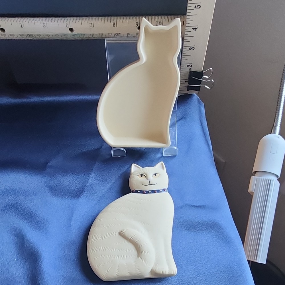 Vintage Crowning Touch Ceramic Cat Trinket Dish