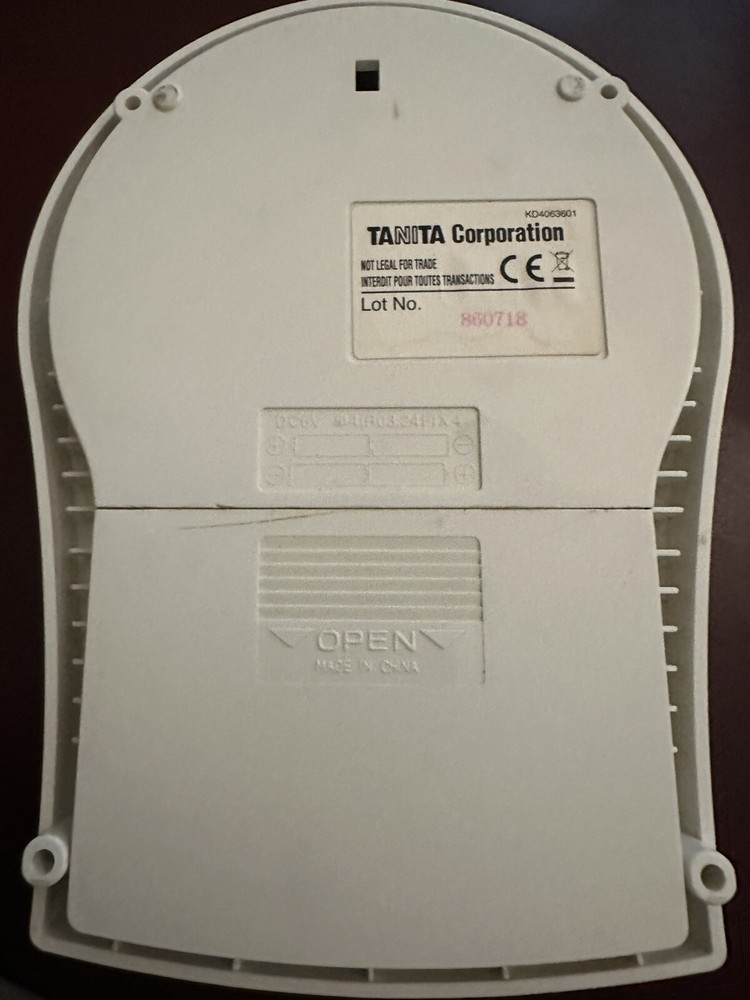 Weight Watchers Scale. White Battery Operated
