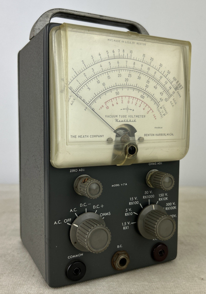 Heathkit V-7A Vacuum Tube Voltmeter Powers On Untested.