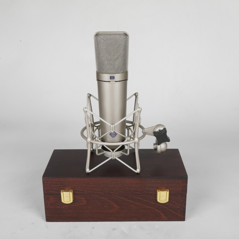 NEUMANN U 87 AI Switch Studio Multipattern Large Diaphragm Condenser