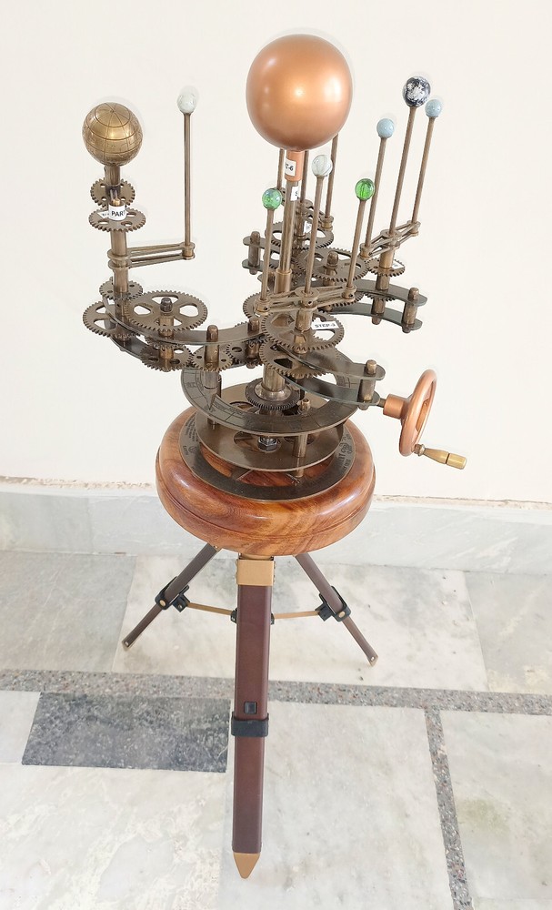 Solar System Celestial Model Fully Functional Antique Look Orrery Saturn Tripod