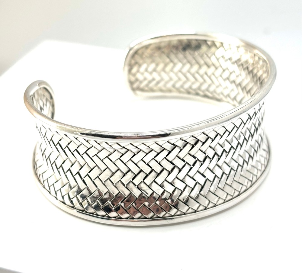 Concave Woven Bracelet
