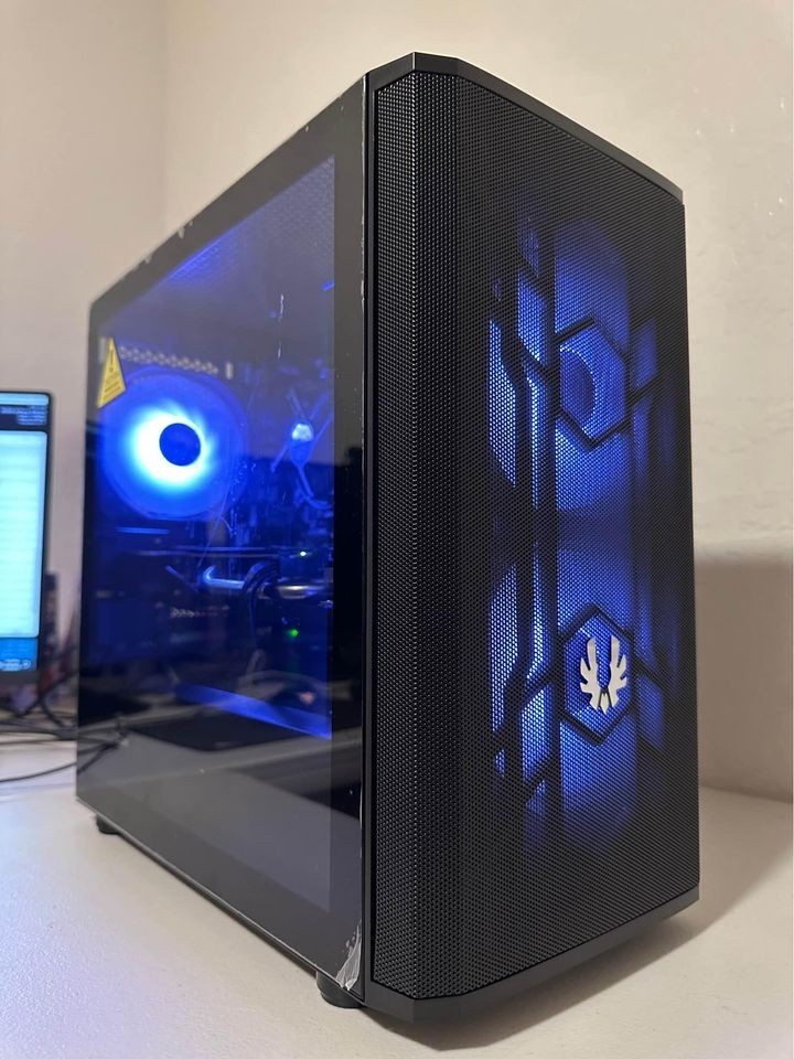 Custom RGB Gaming Desktop PC Intel Core i7 3.40 Quad 32 GB SSD Nvidia RTX 5060