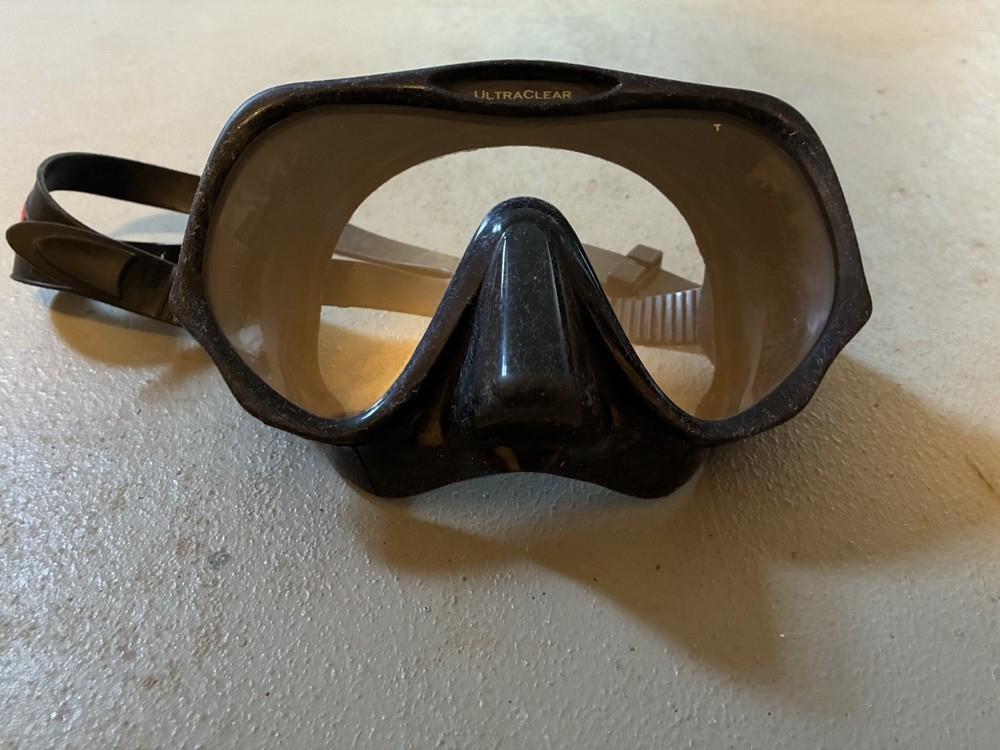Atomic Aquatics Frameless Mask with Spare Strap