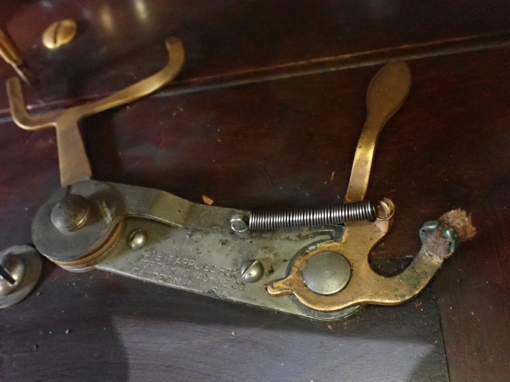 VICTOR VICTROLA SPRING FOR TURNTABLE STOP WORK MECHANISM