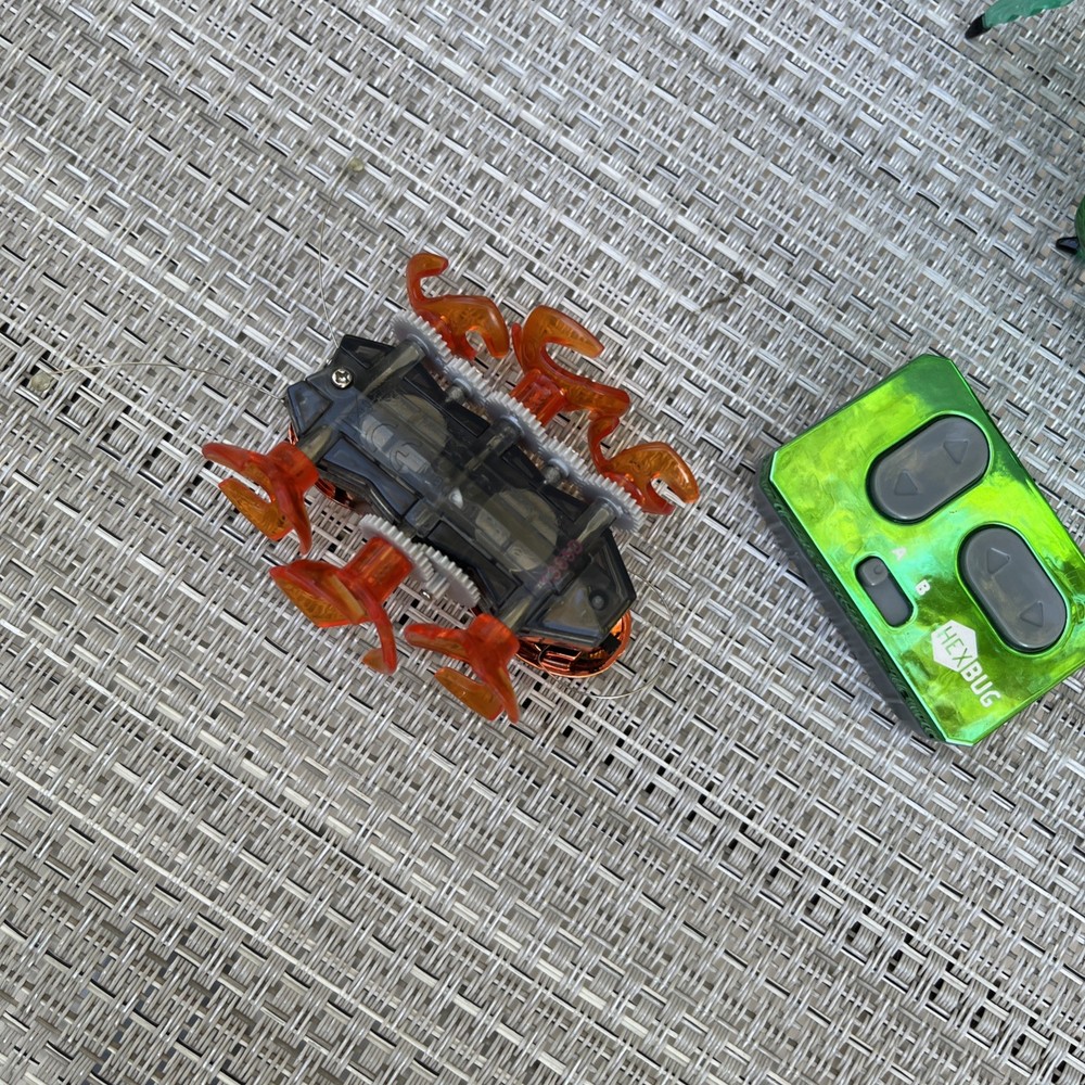 HEXBUG: Green Robotic Battle Spider with Remote Not Trsted