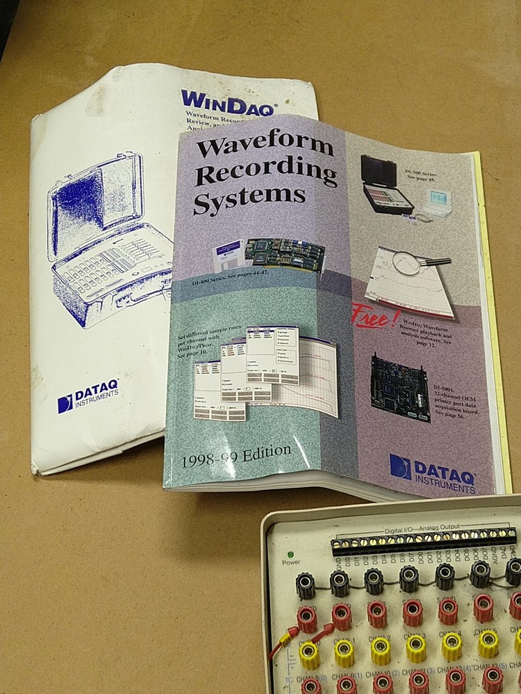 DATAQ INSTRUMENTS MODEL DI-221 TC DATA ACQUISITION SYSTEM INTERFACE WINDAQ
