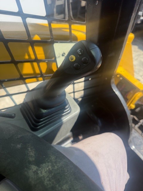 2020 Caterpillar 259D3 Compact Track Loader – Open Cab, Low Hours
