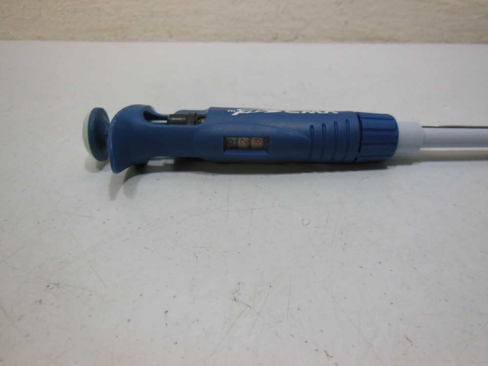VWR 0.1-2 µL Single Channel Pipette