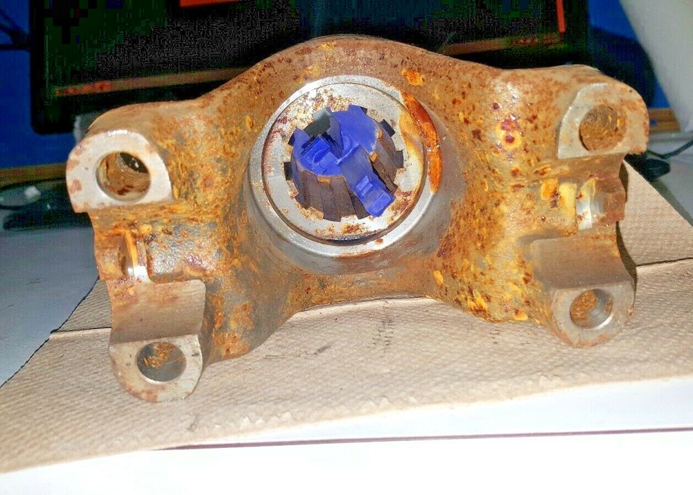 DANA-SPICER END YOKE 4-4-3641