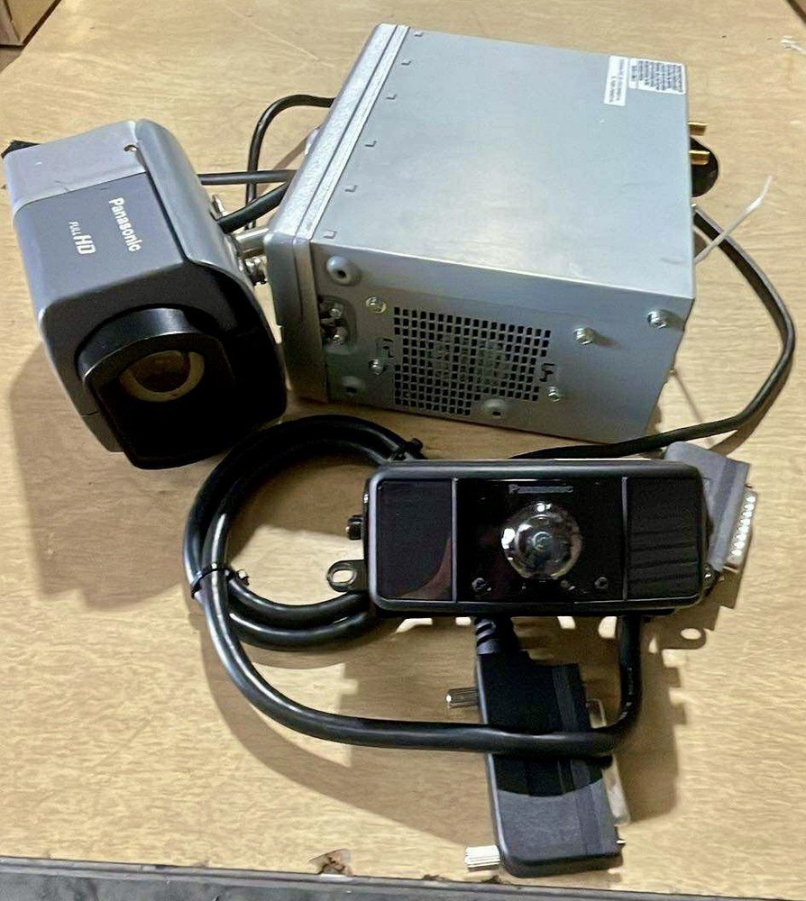Panasonic WJ-VR30 Arbitrator Network Recorder With Cables + Accessories No Keys