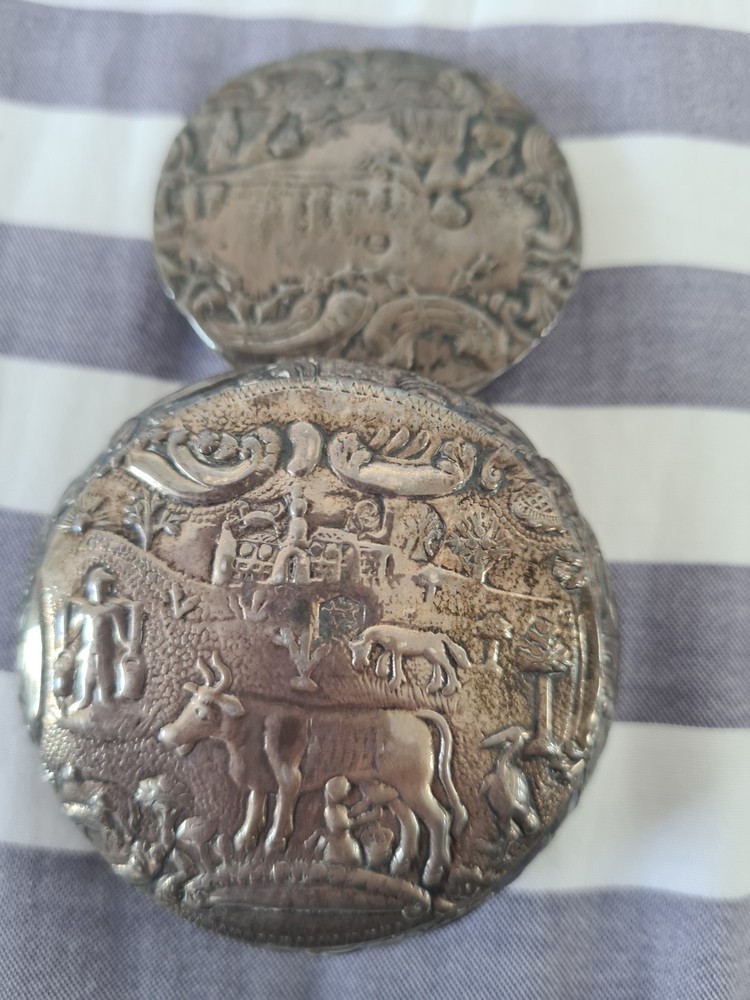 Sterling silver Round Silver Snuff / Pill Box