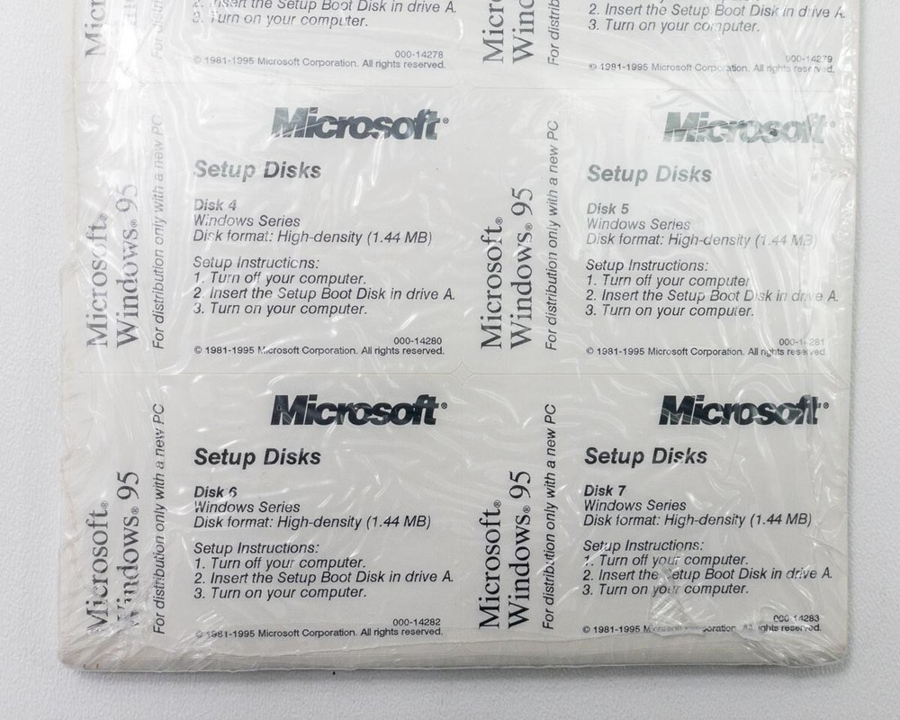 Microsoft X03-32822 Introducing Windows 95 Booklet & CD