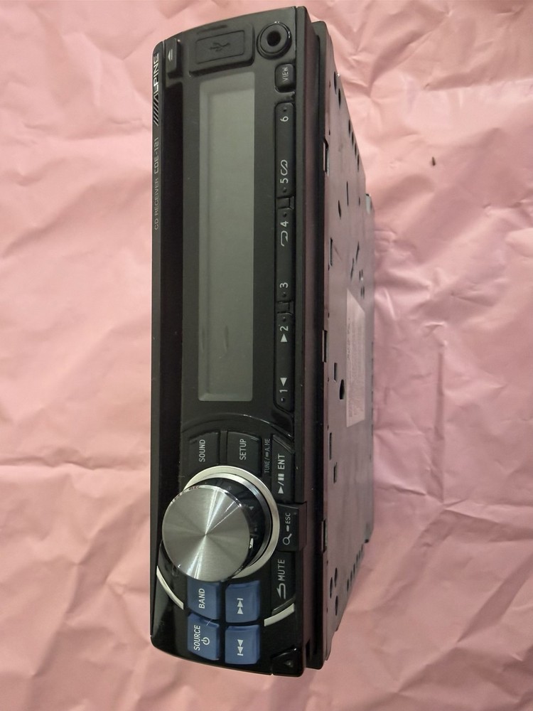 Alpine CDE-121 Car Stereo