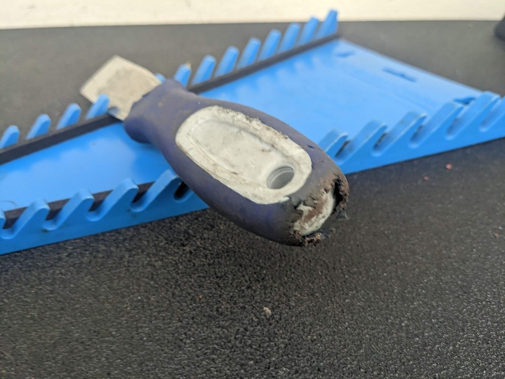 #bl616 Blue-Point Tools Soft Grip Flexible Straight Putty Knife / Scraper PK52A