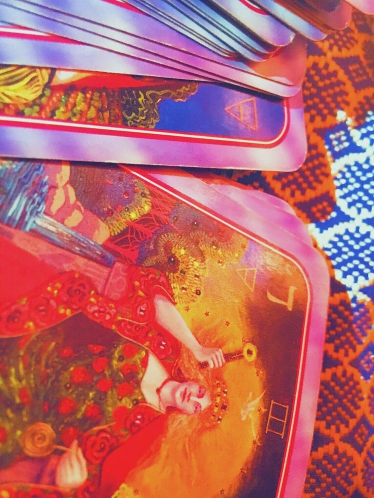 What's My Future Hold? ONLINE Tarot Reading!