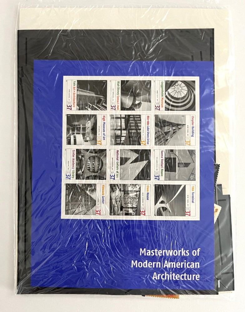 US Postal Service 2005 Yearbook with SEALED Stamp Set