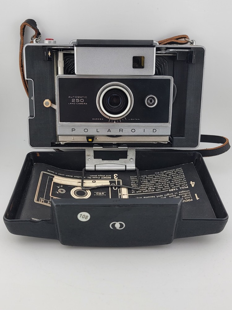 Vintage Polaroid Automatic 250 Land Camera w/ Case, Strap, Untested