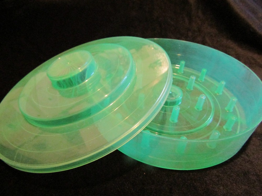 Green Plastic Thread Case 21 Spool Organizer 6 1/2 inch Vintage
